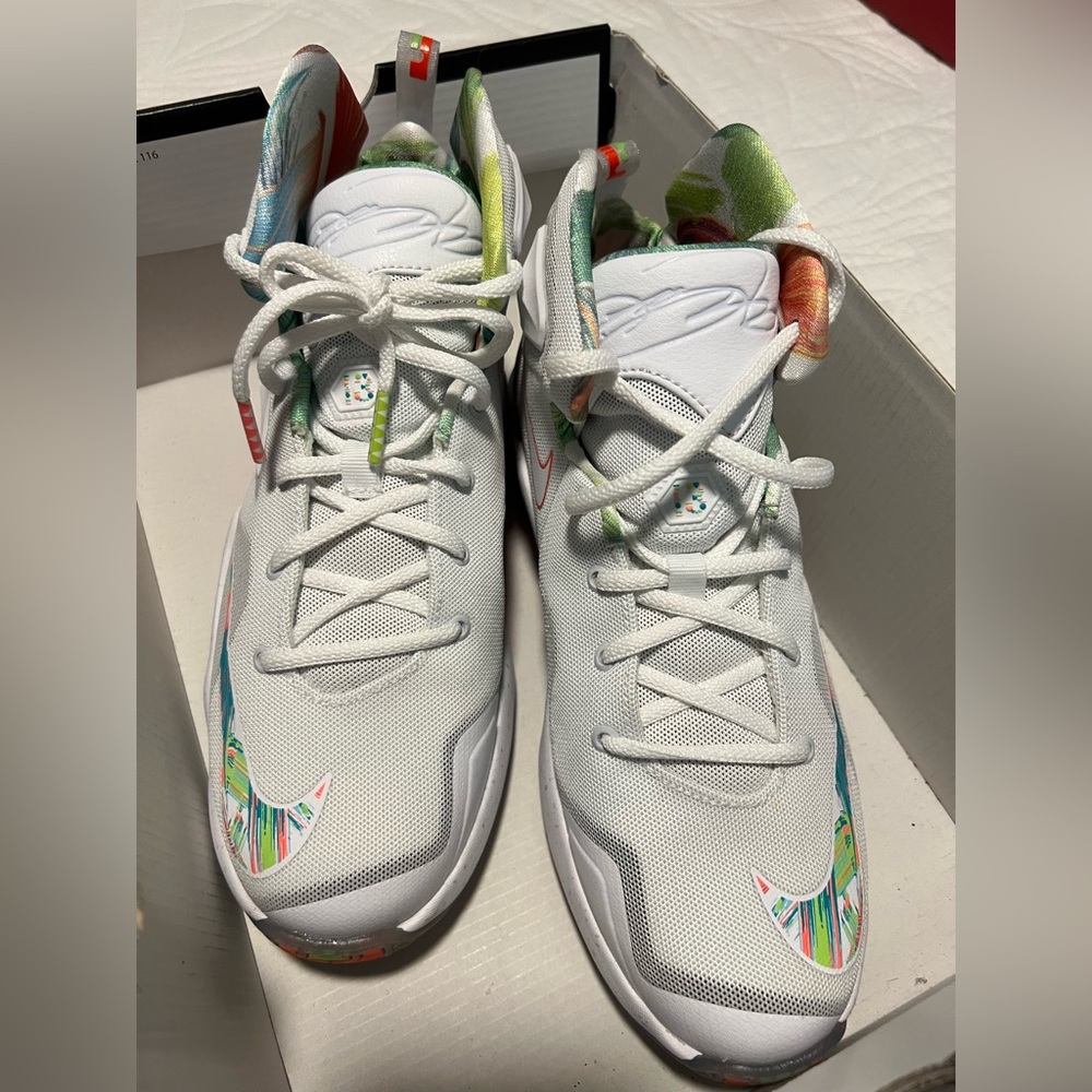 LeBron’s XII mint condition.